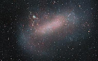Fordern galaktische Zwerge die Kosmologie heraus? Überraschende Ordnung von Satellitengalaxien