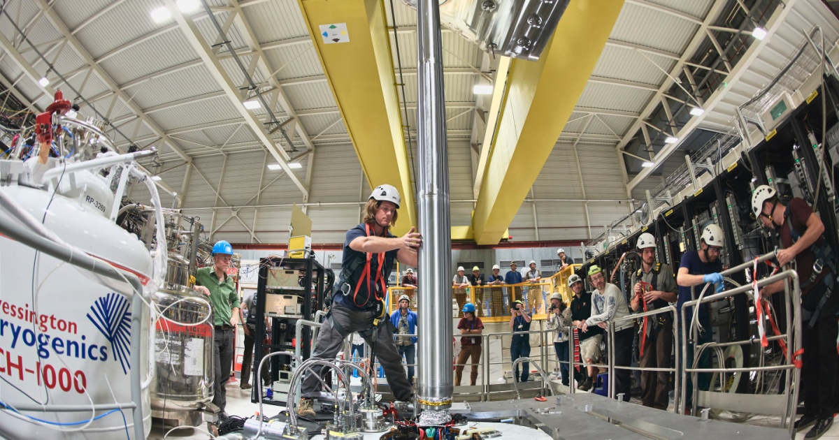 Auch Antimaterie fällt nach unten • prophysik.de Das Physikportal