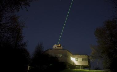 Laserpräzision für Himmel und Erde