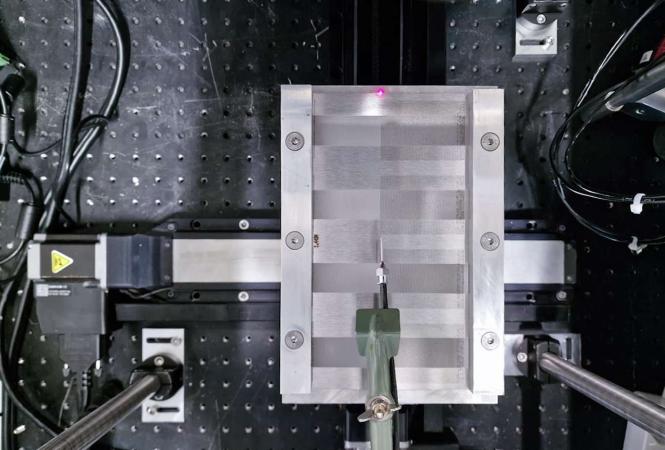Ein Laser mit Augen und Gehirn