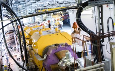 Erstmals zwei verschiedene Ionenstrahlen gleichzeitig beschleunigt