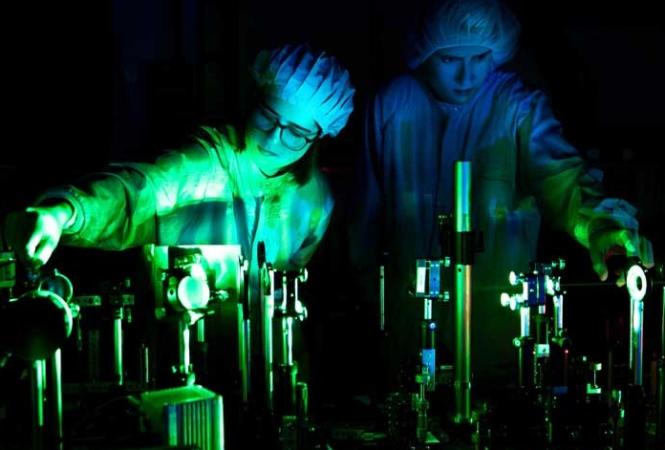 Neuartige experimentelle Methode misst die Higgs-Mode in Hochtemperatursupraleitern