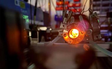 Neuartige Untersuchung der inneren Struktur von Atomen