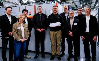 Erste geladene Pouch-Zelle in der FFB PreFab gefertigt