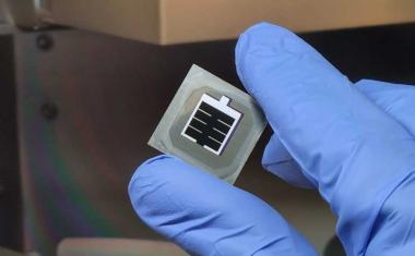 Molekulares Feintuning steigert Wirkungsgrad von Solarzellen