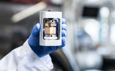 Ein Weg zu stabilen und langlebigen Festkörperbatterien