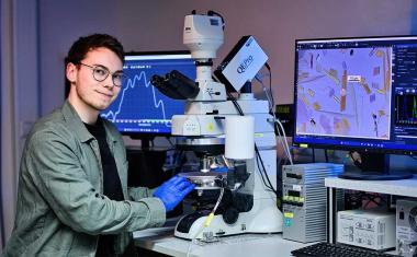 Ladungstransfer in organischen Halbleitern in neuem Licht