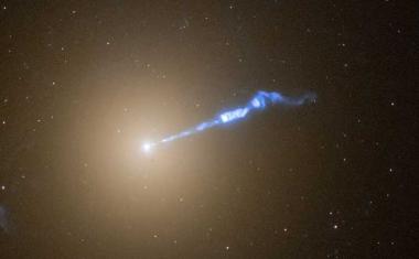 Wo entspringt der Jet von M87?