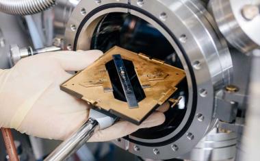 Quantenmaterialien: Maßgeschneiderte Grenzflächen eröffnen neue Wege für Nanoelektronik