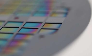Hochdichte Chiplet-Systeme auf Wafer-Ebene realisiert