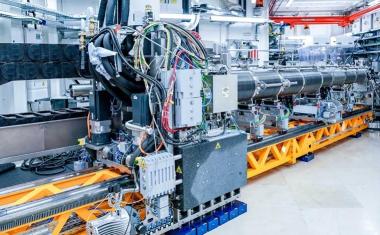 Wenn heiße Elektronen auf Metalle prasseln