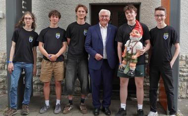 Bundespräsident zu Besuch bei IYPT-Team