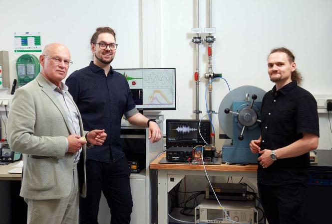 Spontane Kohärenz von Magnonen bei Raumtemperatur nachgewiesen
