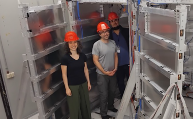 Verstecken sich unbekannte Teilchen im LHC?