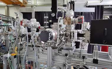 Ultraschnelle Linsen aus dichtem Gas