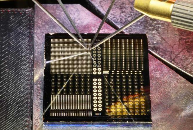 Neuer Transistor bringt Hochspannung auf Mikrochip-Maßstab