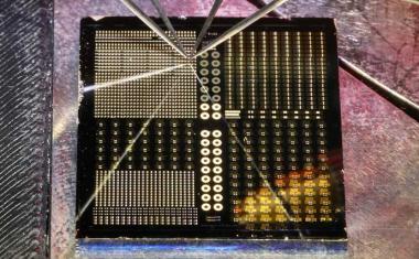 Neuer Transistor bringt Hochspannung auf Mikrochip-Maßstab