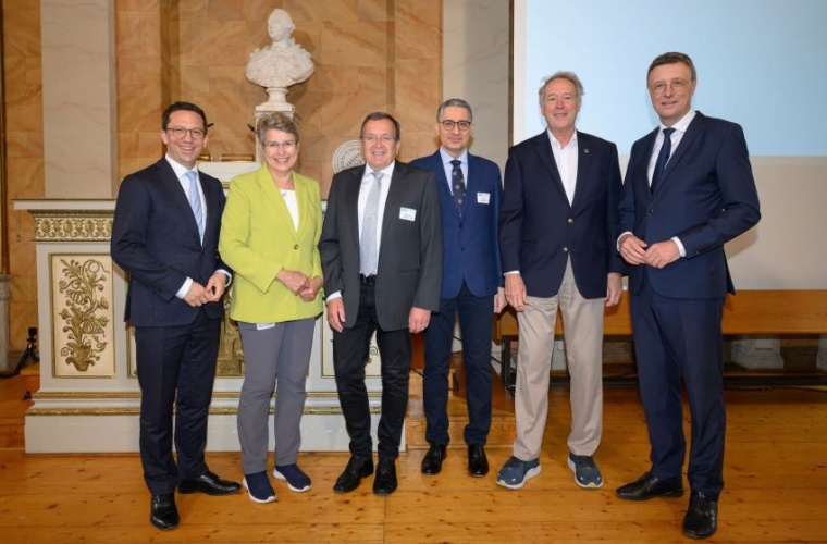 Feierten mit zahlreichen Gästen 100 Jahre Max-Planck-Insitut für Dynamik und...