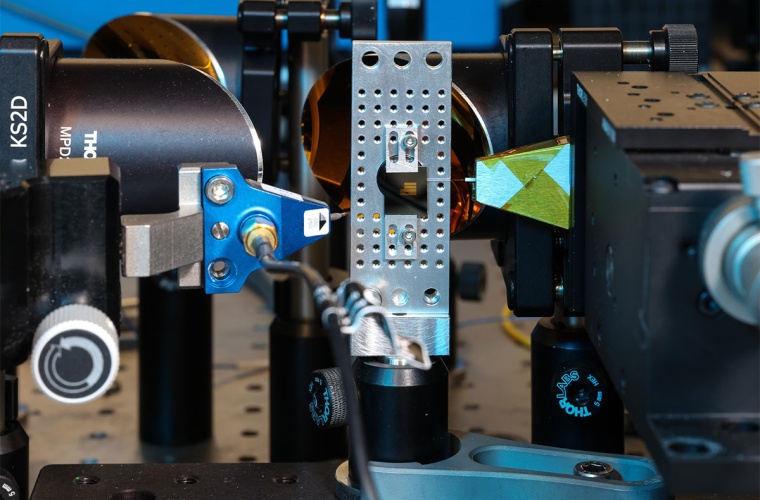 Photonische und Terahertz-Schaltungen integriert und getestet auf einem einzigen Chip