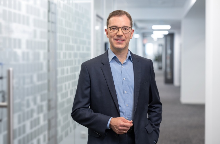 Dr. Jochen Peter (50) ist seit 2017 Vorstandsmitglied der Carl Zeiss AG und verantwortlich für die Sparte Industrial Quality & Research.