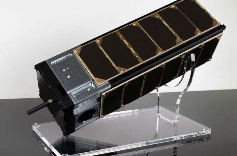 Mock-up des W-Cube-Satelliten