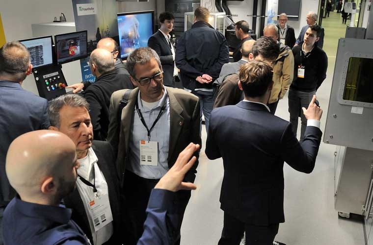 »Lasertechnik Live« erleben in Europas größtem Laseranlagenpark – ein beliebter Programmpunkt des AKL. Hier. Laborführungen während des AKL’24.