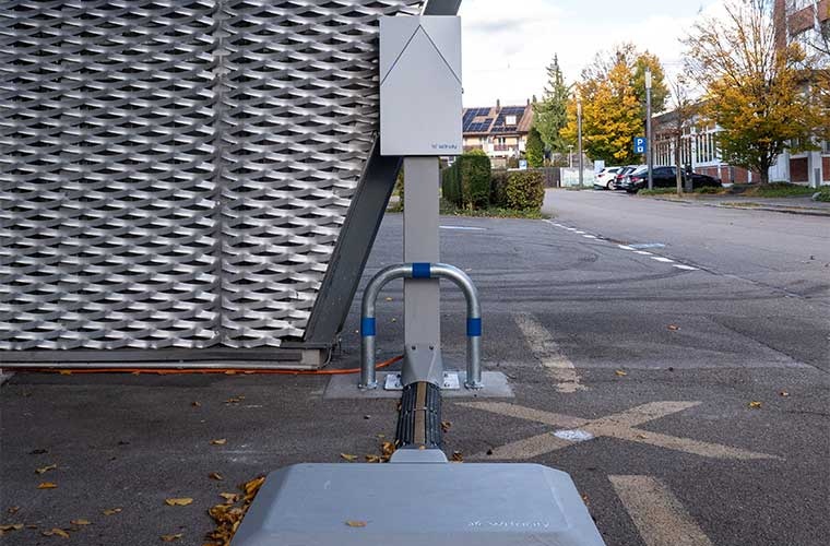 Die induktive Ladestation im Empa-Mobilitätsdemonstrator «move» erreicht einen Wirkungsgrad von rund 90 Prozent – vergleichbar mit dem Laden über Kabel. Photo: Empa