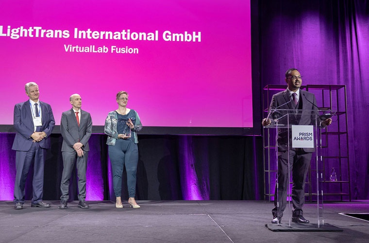 Die LightTrans-Vertreter bei der Preisverleihung der Prism Awards 2026