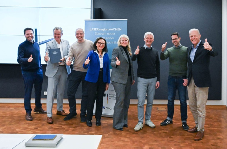 Vorstand und weitere Gründungsmitglieder des LASER.region.AACHEN e.V.