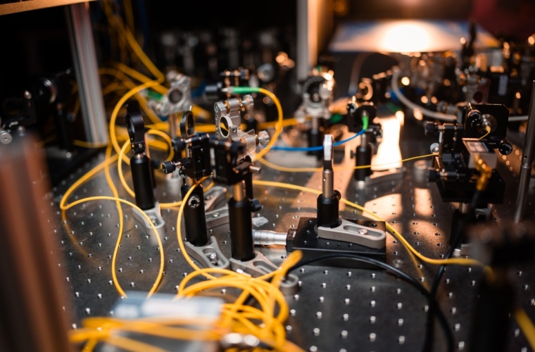 Quantenoptische Experimente im ZAQuant  können neue Zustände von Materie sichtbar machen, um theoretische Modelle zu verifizieren und zu erweitern.