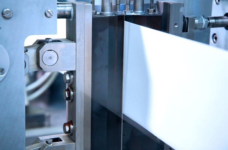 Fügen einer Papierbahn mittels Wärmekontaktsiegelverfahren