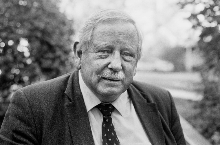 Potrait von Physiknobelpreisträger Reinhard Genzel