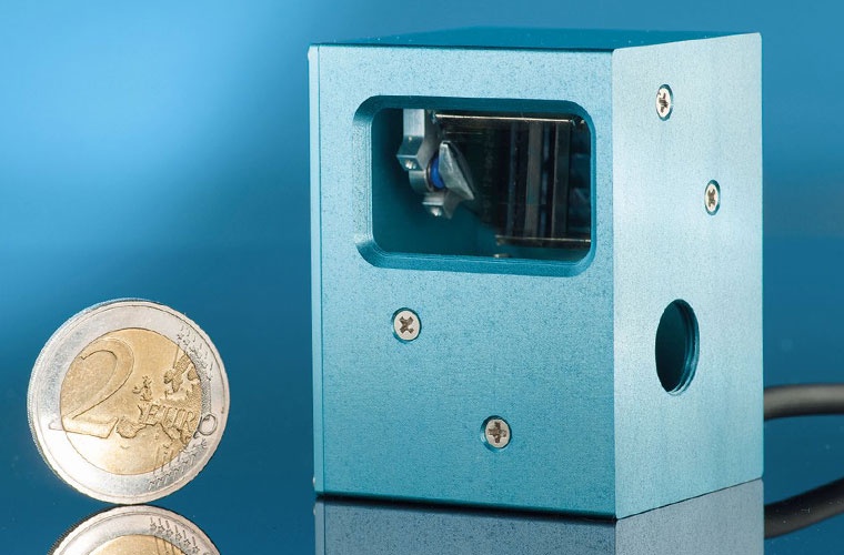 Ursprünglich für eine Anwendung in der Medizintechnik entwickelt, eignet sich der Miniscanner auch für den industriellen Einsatz, etwa für handgeführte Laserbeschriftungs- und Graviersysteme.