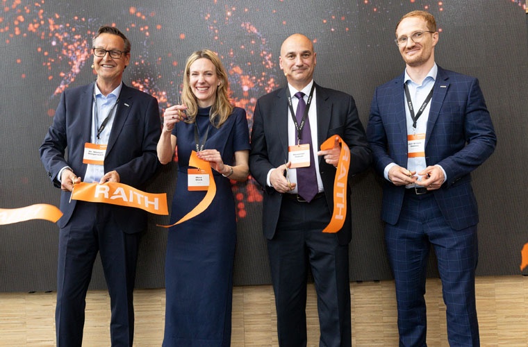 Ribbon cutting ceremony with Michael Steigerwald, CEO at RAITH, Mara Stock, Partner at capiton AG, Alexander Kalouti, Lord Mayor of Dortmund and Jan Willem Goldau, Manager Applications for Sales Europe at RAITH