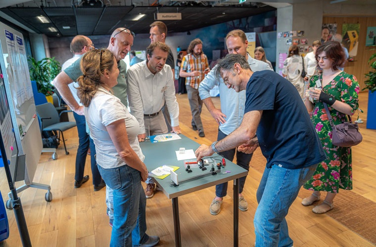Photo: Präsentation neuer Quantencomputing-Unterrichtsmaterialien
