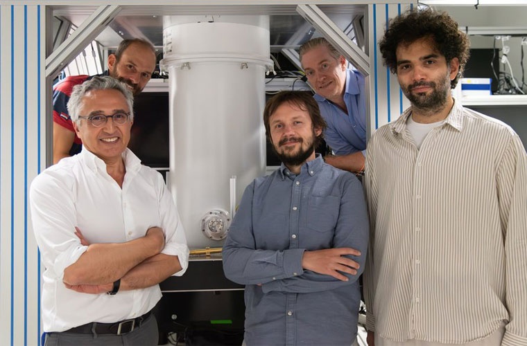 v.l.n.r.: Dr. Tobias Utikal, Prof. Vahid Sandoghdar, Dr. Alexey Shkarin, Dr. Stephan Götzinger und Dr. Masoud Mirzaei
