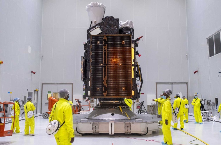 Wettersatellit MTG-I2 im Reinraum