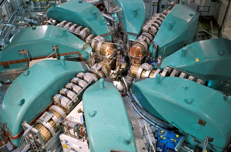 Die Experimente wurden mit diesem Teilchenbeschleuniger am PSI in Villigen durchgeführt. (Bild: Markus Fischer / Paul Scherrer Institut)