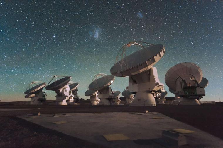 Abb.: Das ALMA-Teleskop in der chilenischen Atacamawüste.