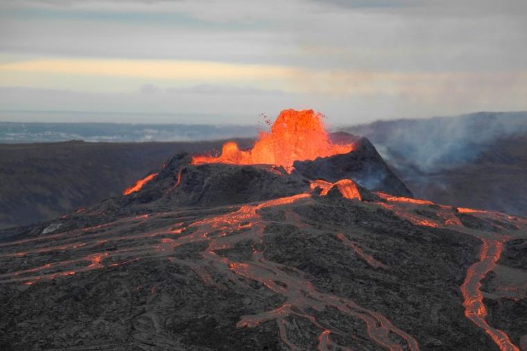 Abb.: Geldingadalir-Ausbruch 2021 am Fagradalsfjall-Vulkan, Island