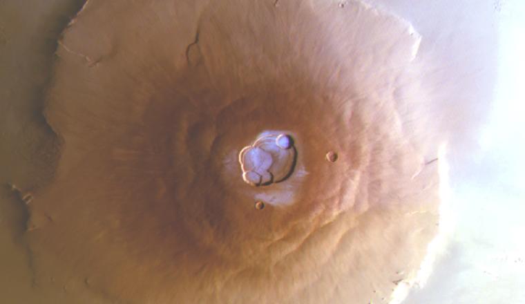 Abb.: Auch auf dem Olympus Mons, dem höchsten Vulkan im gesamten Sonnensystem,...