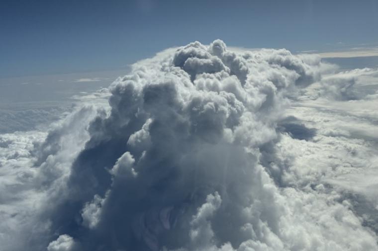 Abb.: Die Forscher vermessen die Wolkenbildung über dem tropischen Atlantik.