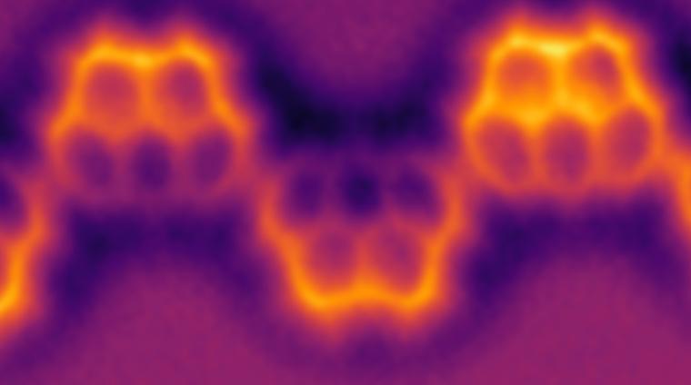 Abb.: Eine homogene Heisenberg-Kette aus Olympicen unten dem...