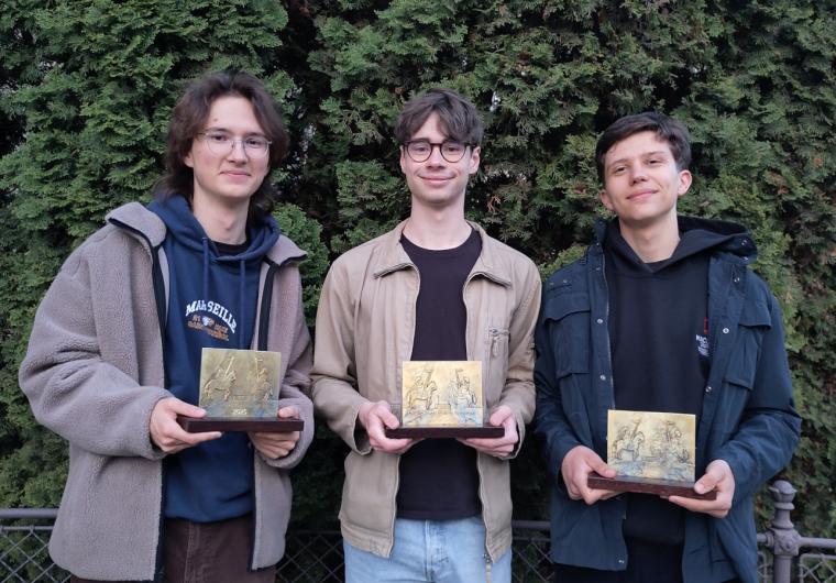 Abb.: Nikita Petrov, Simon Hermes und Kurt Stiller gewinnen beim...