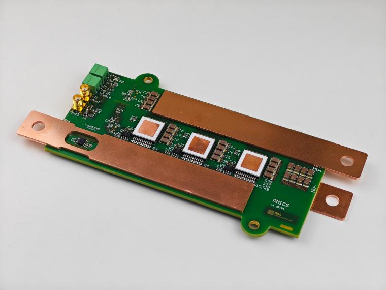 Abb.: Ein Leistungsmodul mit einem integrierten Stromsensor.