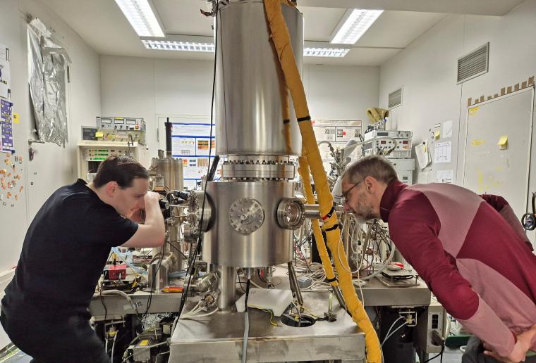 Abb.: Die Hamburger Wissenschaftler Felix Zahner (l.) und André Kubetzka bei...