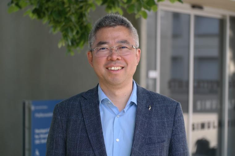 Abb.: Xu Chu entwickelte im Exzellenzcluster SimTech den KI-Ingenieur.