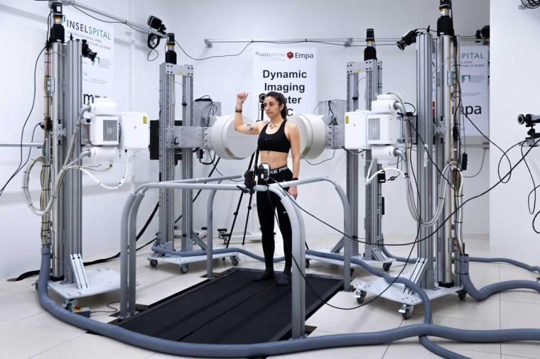 Für die dynamischen 3D-Bilder der Schulter kommt ein biplanares...