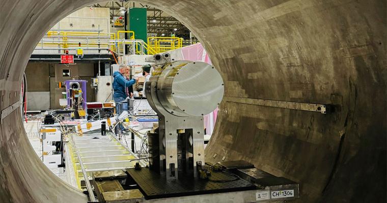 Der MADMAX-Booster im Inneren des MORPURGO-Magneten am CERN