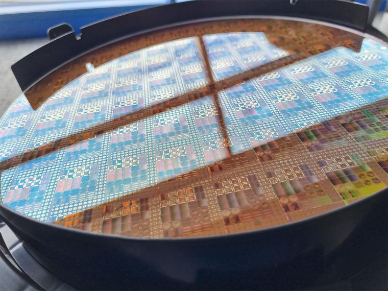 300-mm-Metasurface-Optik, hergestellt von STMicroelectronics